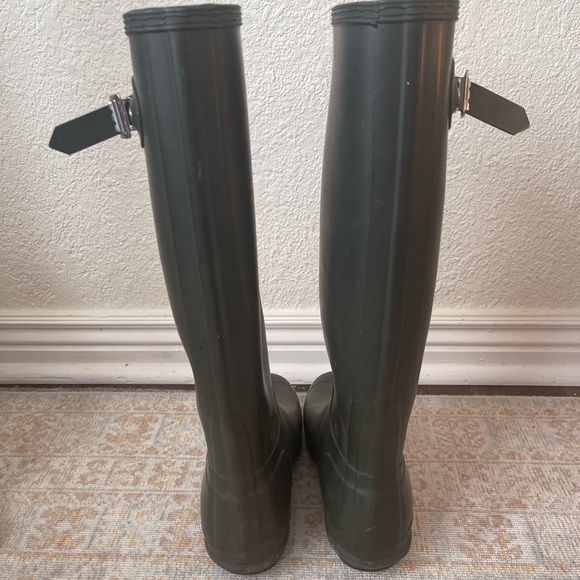 Tall army green Hunter Wellies/Rain boots - Picture 3 of 7